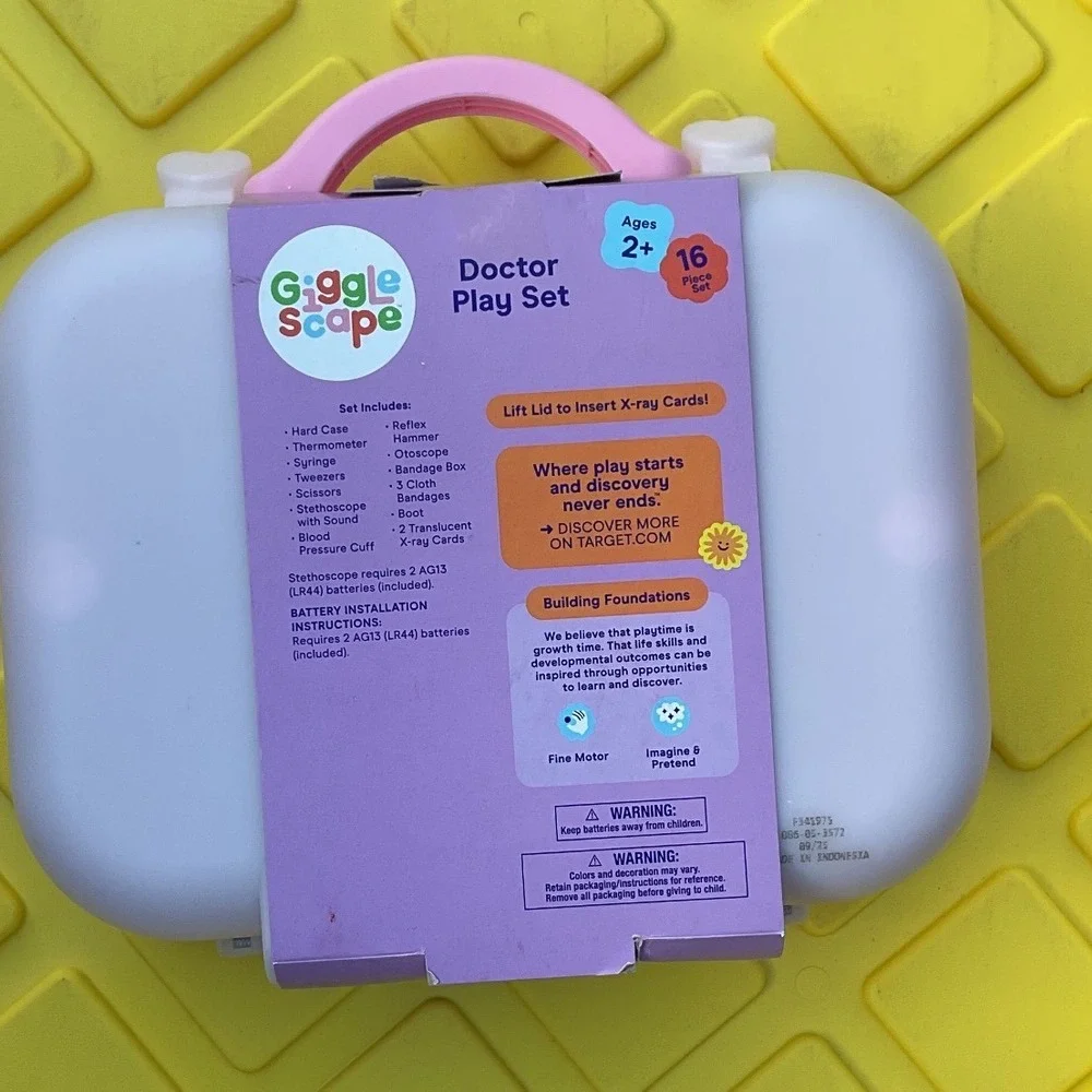 Giggle Scape Doctor Play Set 16 Piece Pink Purple Medical Kit Toy Ages 2+ New